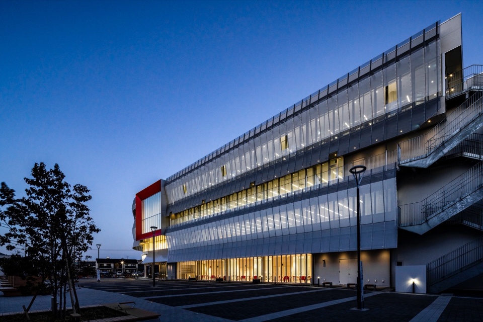 Konan City Hotei Station East Complex Public Facility toko toko labo by MIKAMI Architects