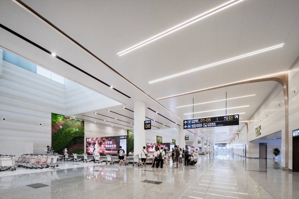 Yantai Penglai International Airport Terminal 2 China by CSWADI Aedas Shanghai New Era Airport Design and Research Institute