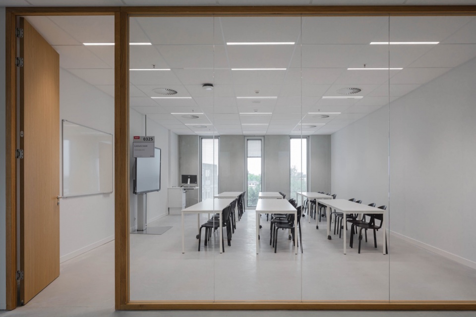 Education Centre University of Groningen by KAAN Architecten