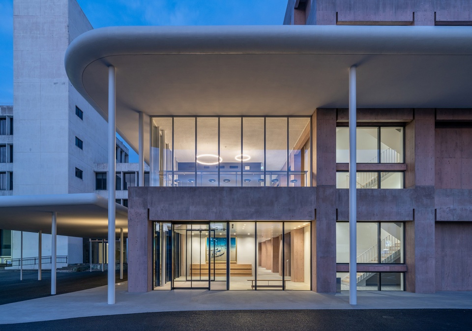 campus center kanagawa dental university by atelier meme