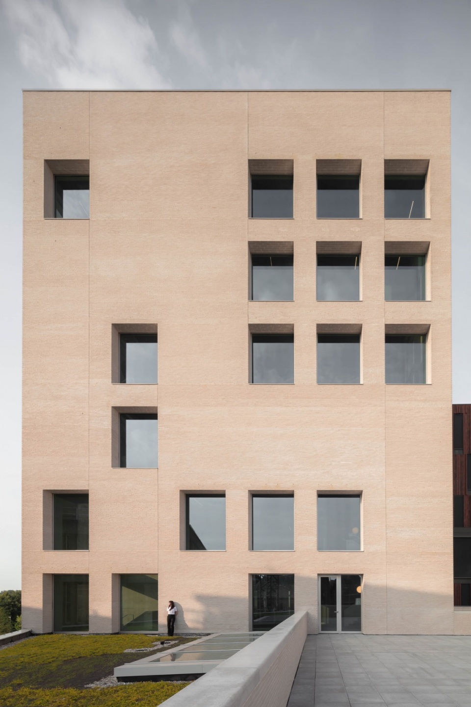 Education Centre University of Groningen by KAAN Architecten