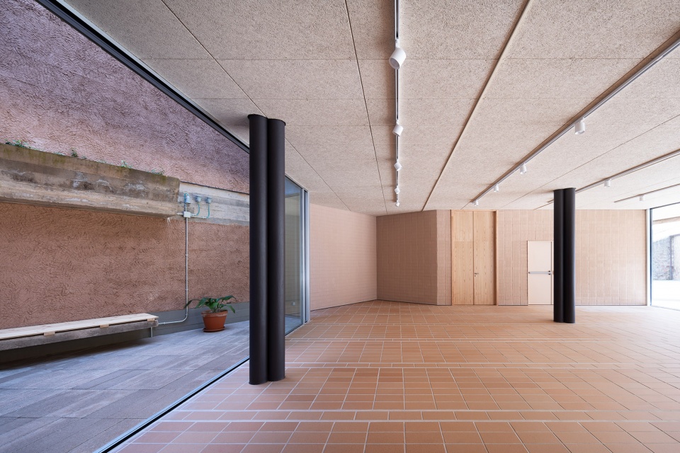 carbajosa de la sagrada cultural center by gabriel gallegos borges