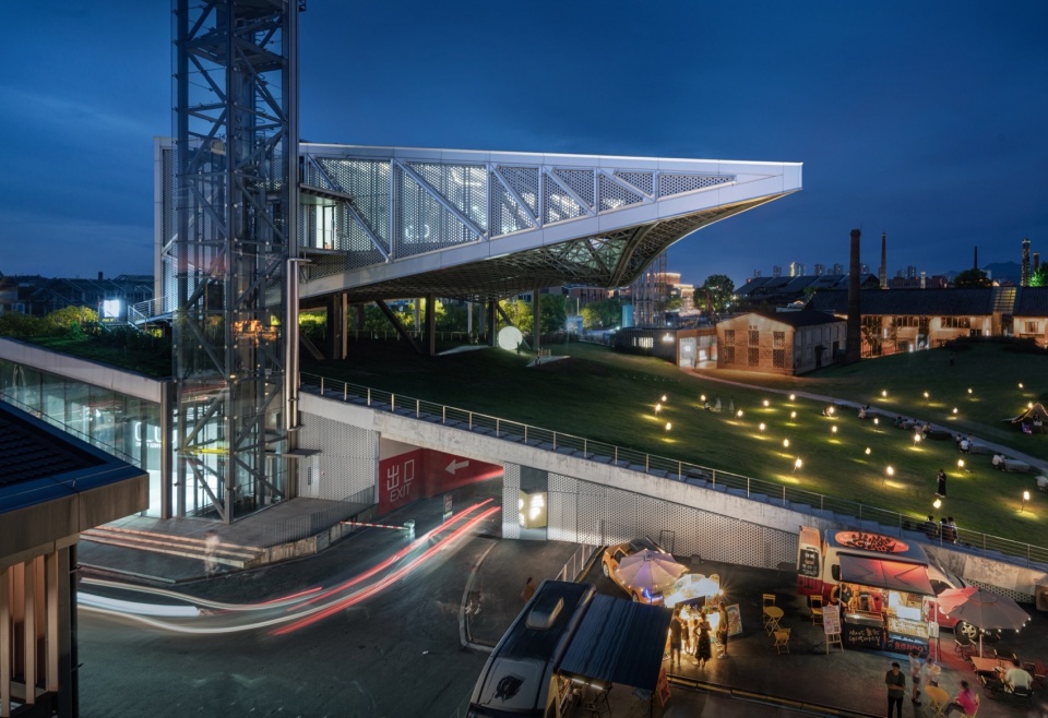 Jingdezhen Taoxichuan Cloud Engine Energy Center China by XING DESIGN