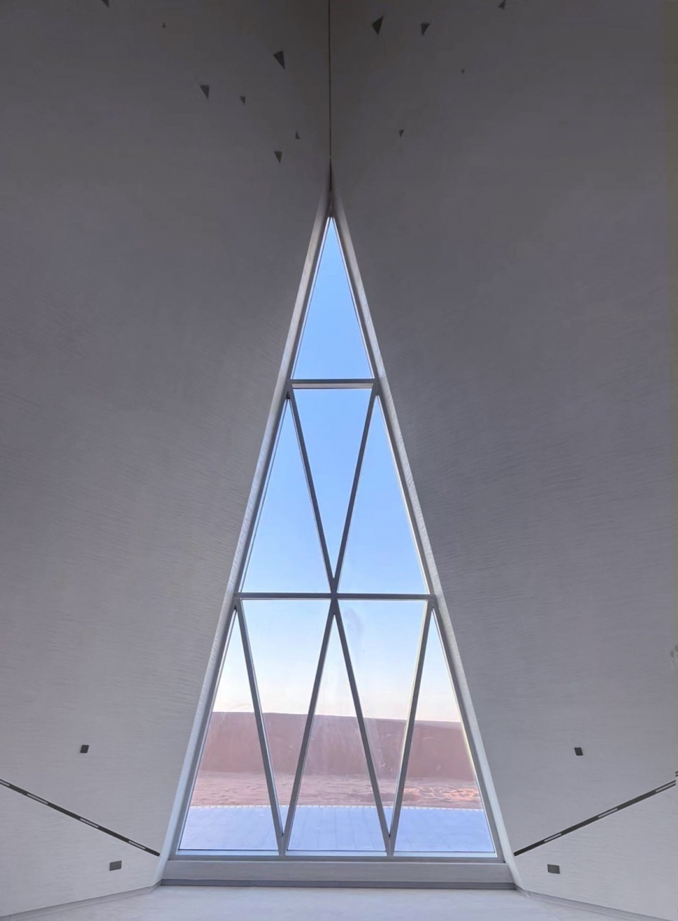 ZhongWei Desert Diamond Hotel by SHUISHI Micron Architects