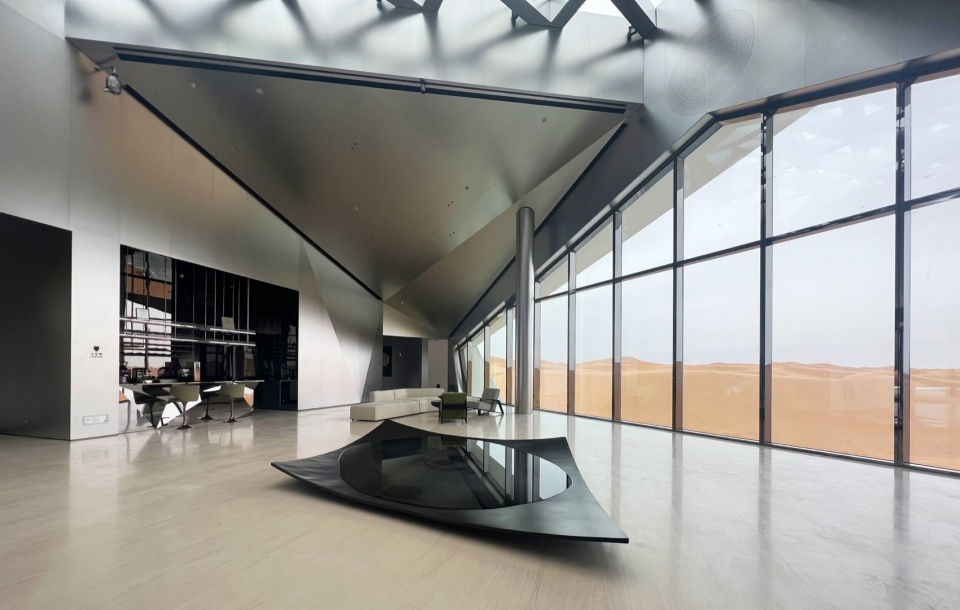 ZhongWei Desert Diamond Hotel by SHUISHI Micron Architects
