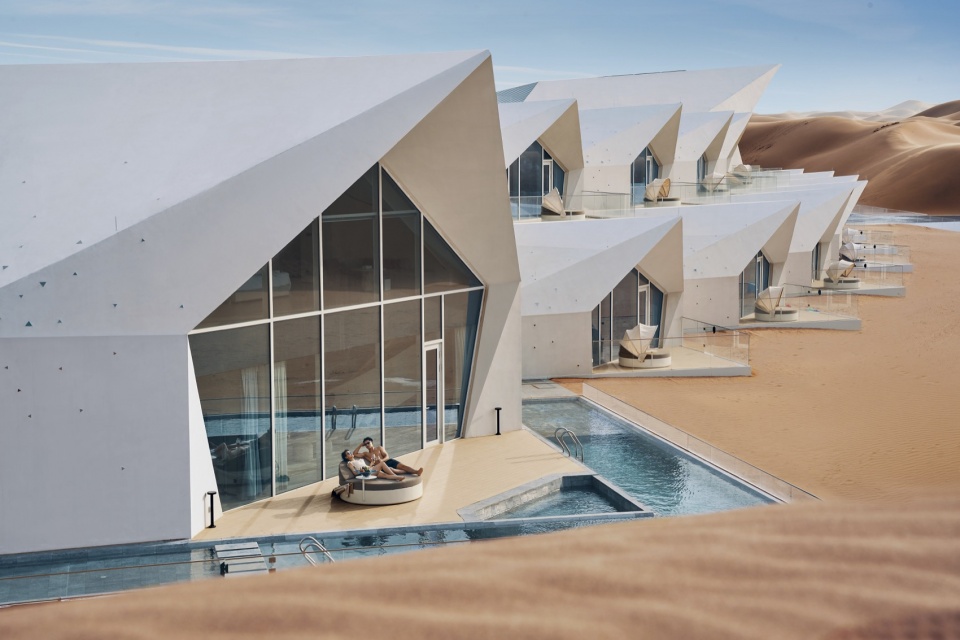 ZhongWei Desert Diamond Hotel by SHUISHI Micron Architects