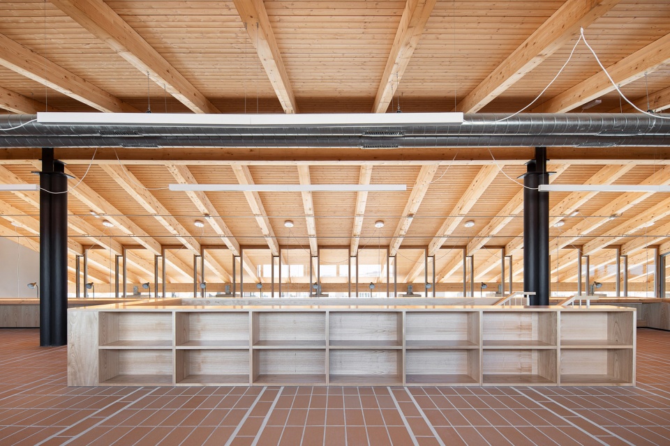 carbajosa de la sagrada cultural center by gabriel gallegos borges
