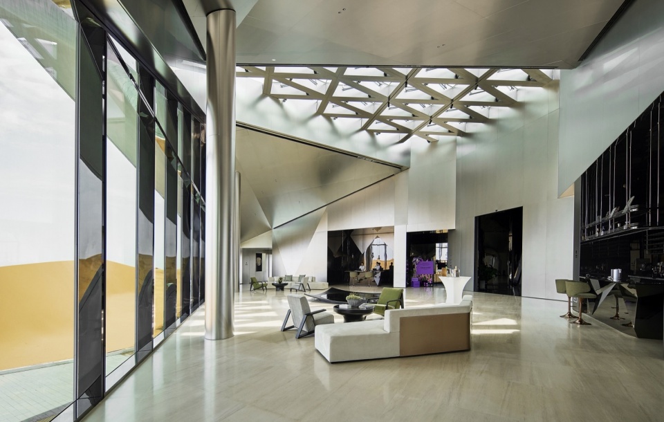 ZhongWei Desert Diamond Hotel by SHUISHI Micron Architects