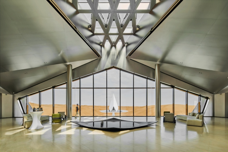 ZhongWei Desert Diamond Hotel by SHUISHI Micron Architects