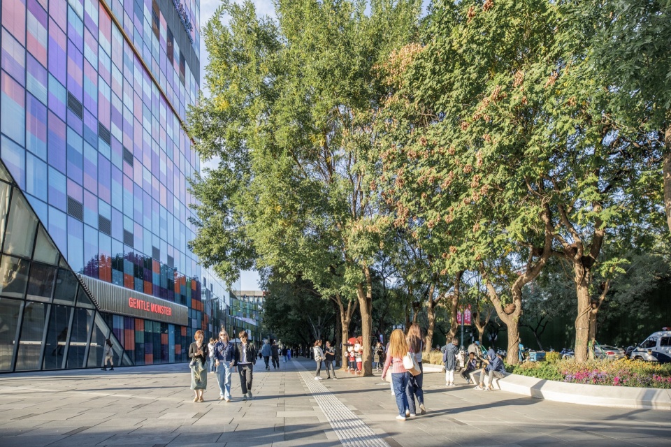 Picturesque Landscape Comprehensive Environmental Renewal Design of Sanlitun Road in Beijing by DIMU Design CAFA A Urban Art Innovation C...