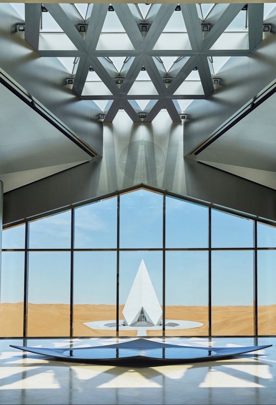ZhongWei Desert Diamond Hotel by SHUISHI Micron Architects