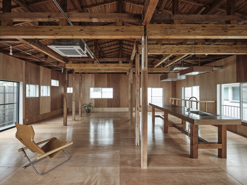 commercial space in minato by roovice