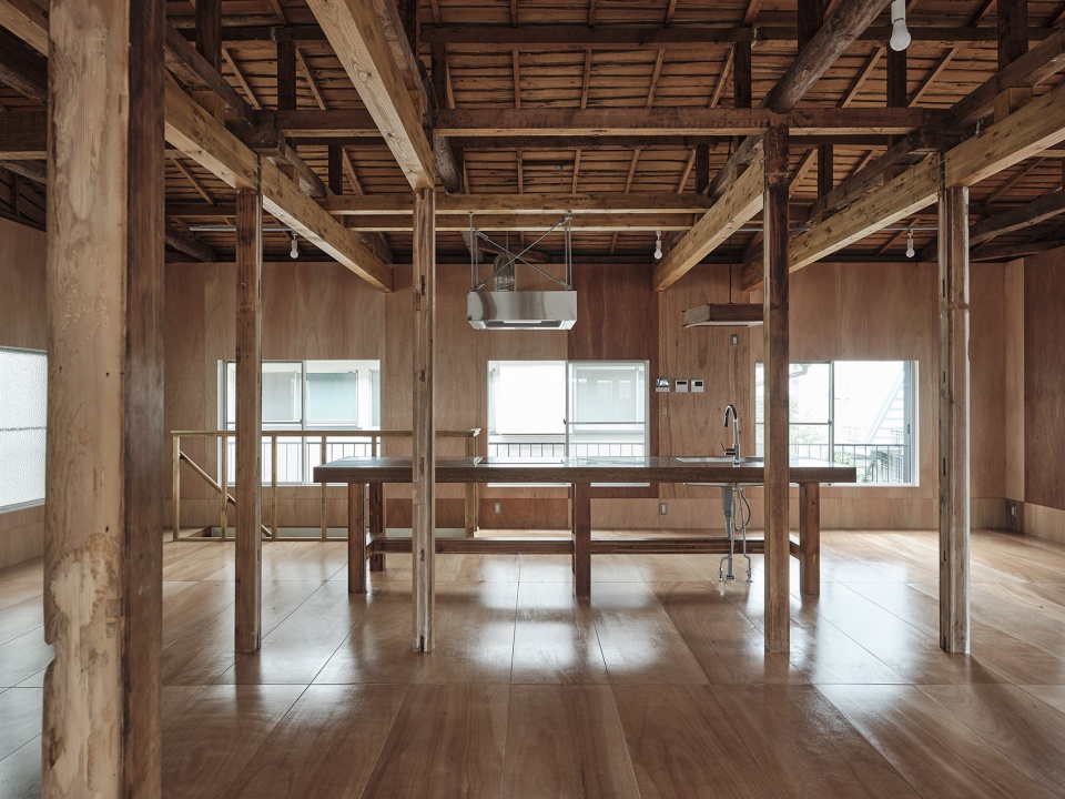 commercial space in minato by roovice