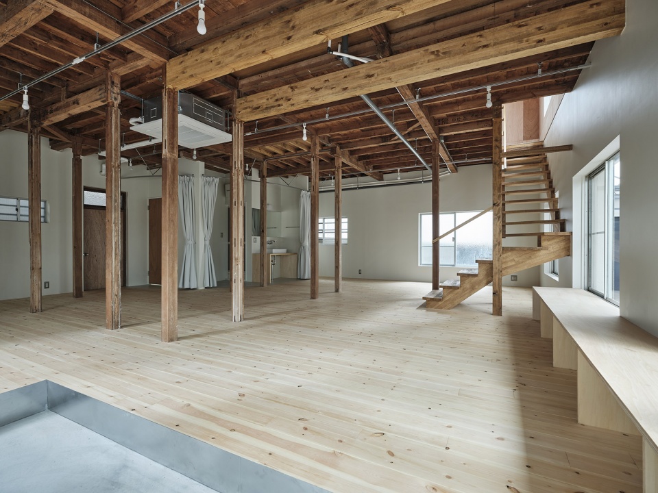 commercial space in minato by roovice
