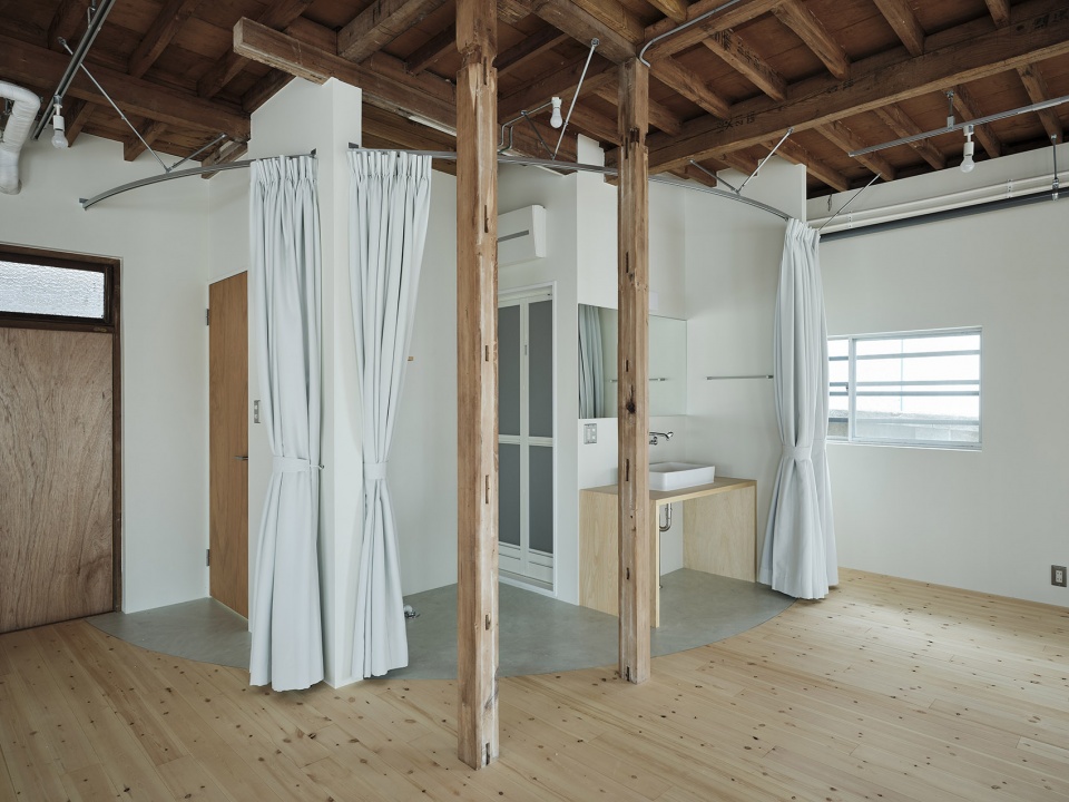 commercial space in minato by roovice
