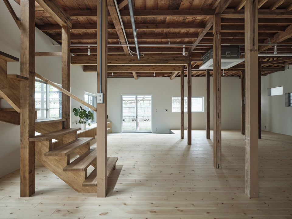 commercial space in minato by roovice