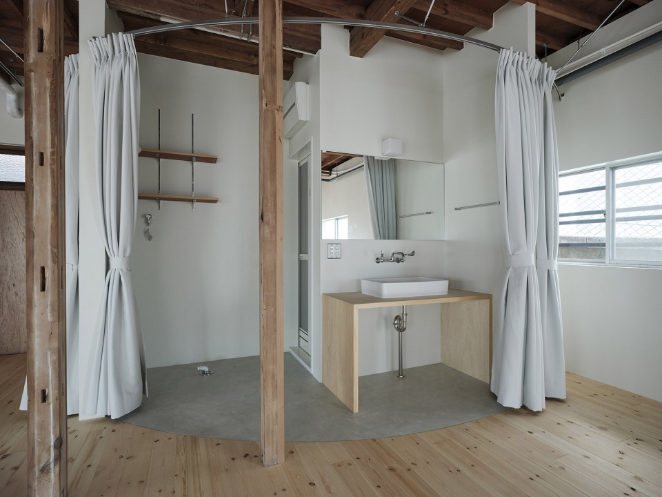 commercial space in minato by roovice