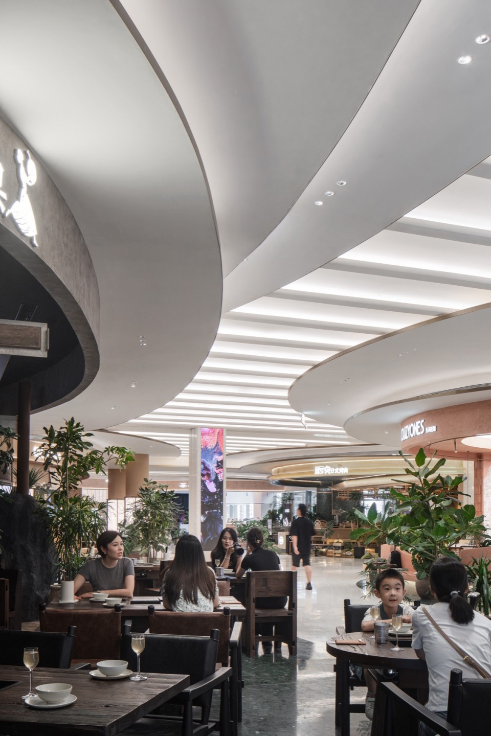 用餐区 © 青橙影像 Dining Area © CYAN ORANGE IMAGE