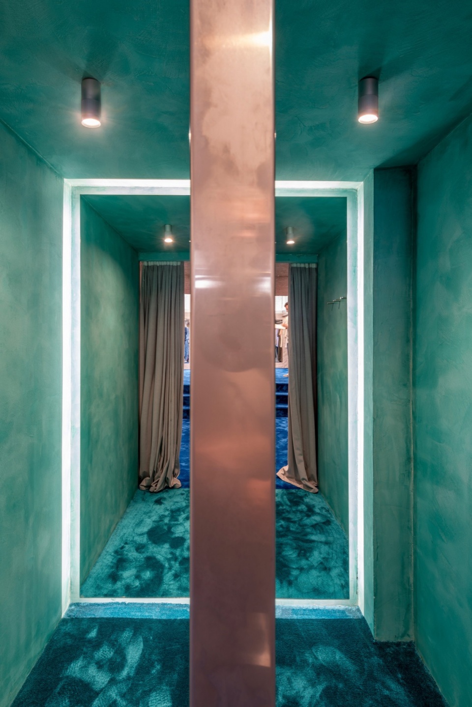 THEPOLONIO 023 the polonio flagship store by raul sanchez