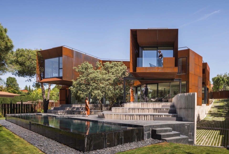 La Casa que se Bifurca by Voluar Arquitectura