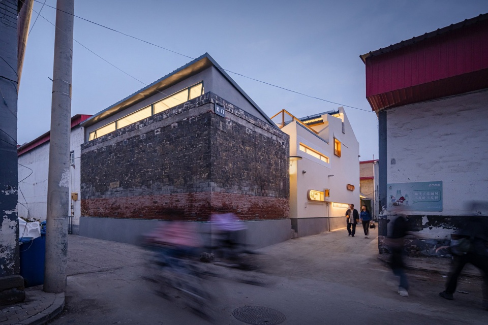 warm studio home by ao silent studio