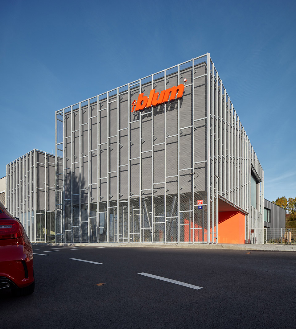 blum headquarters by qarta architektura