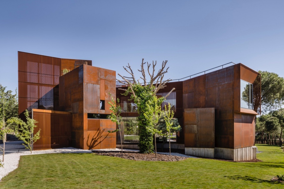 La Casa que se Bifurca by Voluar Arquitectura