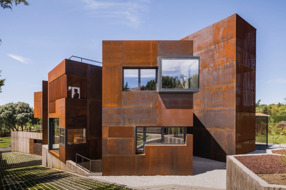 La Casa que se Bifurca by Voluar Arquitectura