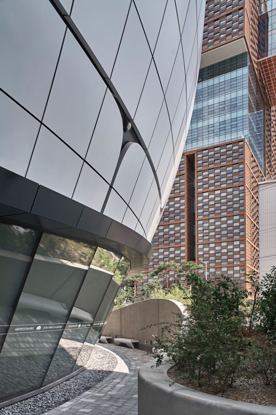 Seoul Robot AI Museum by Melike Altinisik Architects