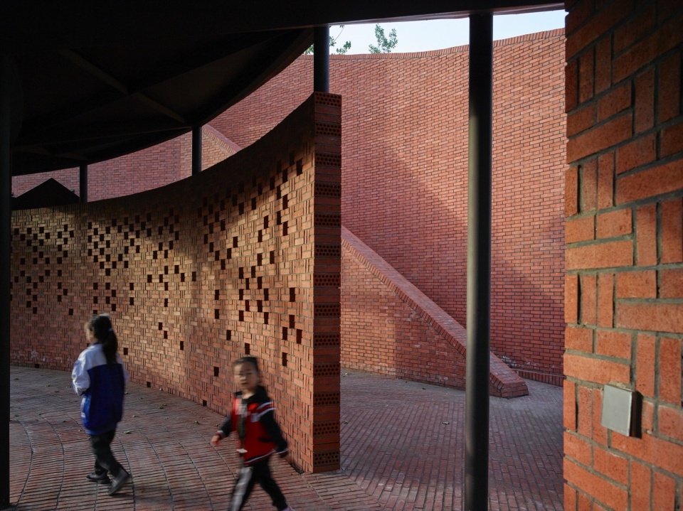 Yunzhai Community Center China by SUP Atelier of THAD