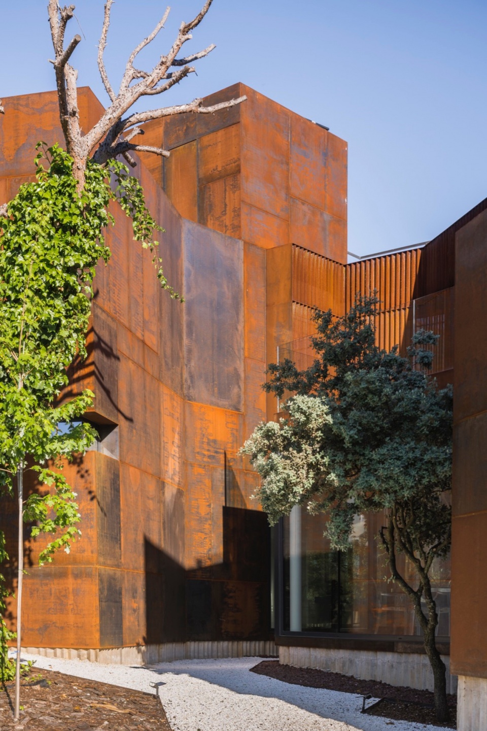 La Casa que se Bifurca by Voluar Arquitectura