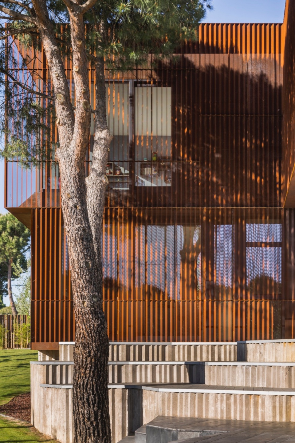 La Casa que se Bifurca by Voluar Arquitectura