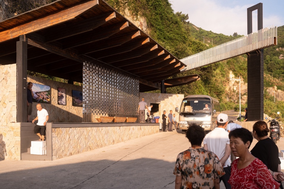 The Dongjiao Village bus station