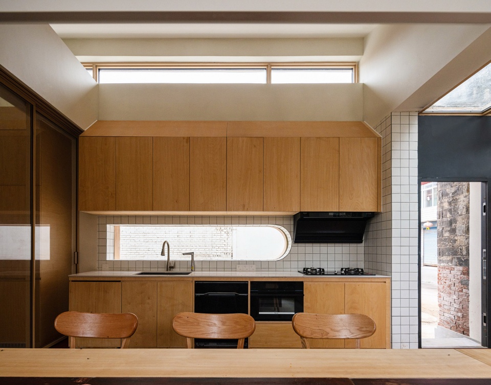 warm studio home by ao silent studio
