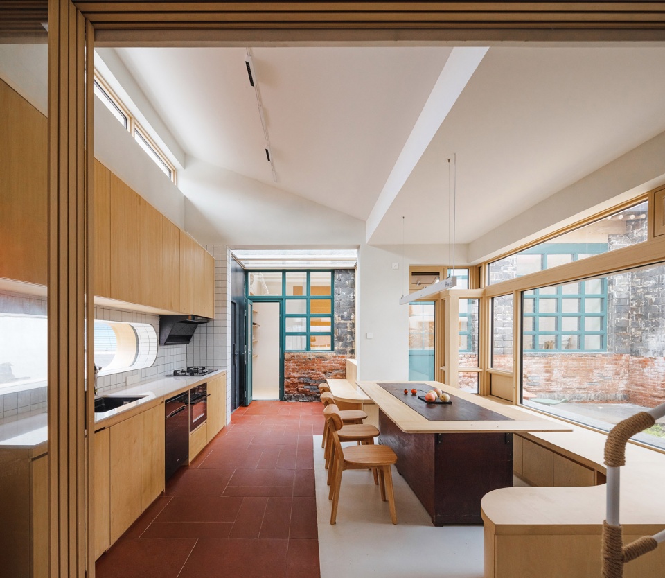 warm studio home by ao silent studio