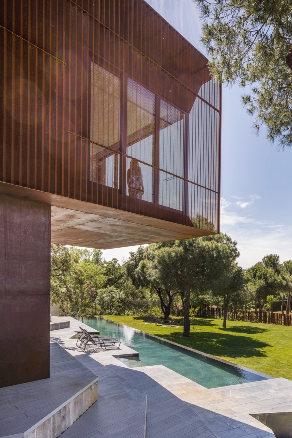 La Casa que se Bifurca by Voluar Arquitectura