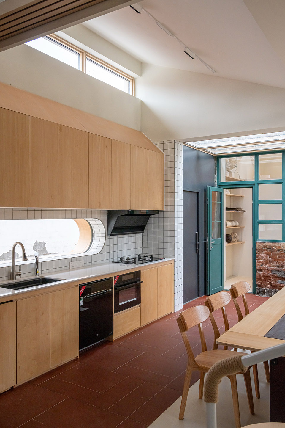 warm studio home by ao silent studio
