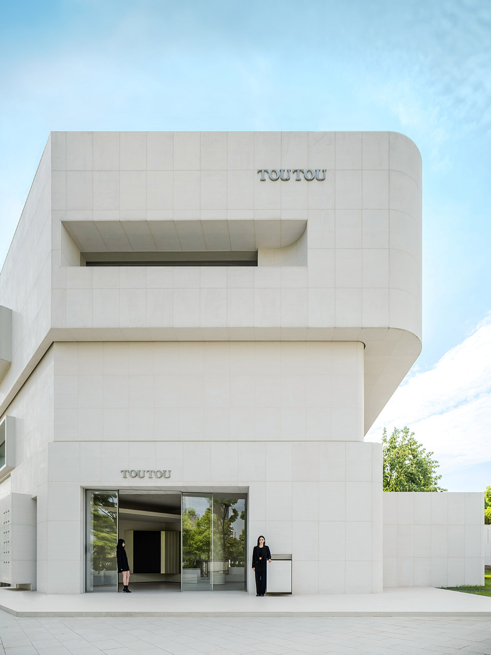 toutou office space by young design