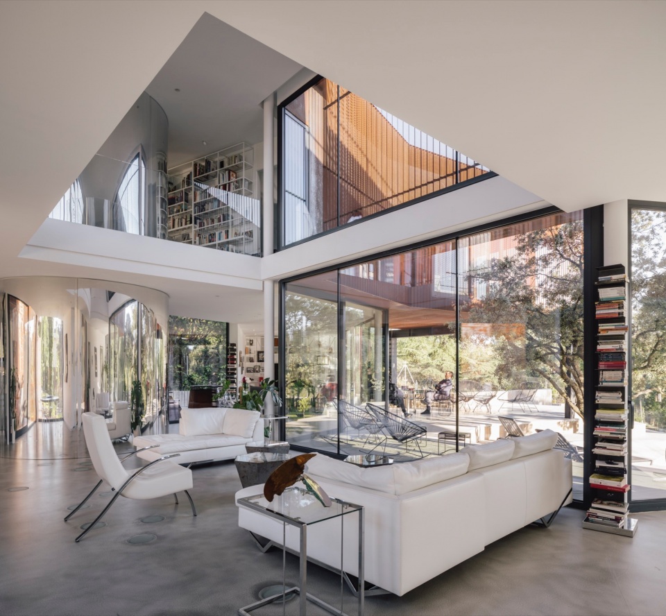 La Casa que se Bifurca by Voluar Arquitectura