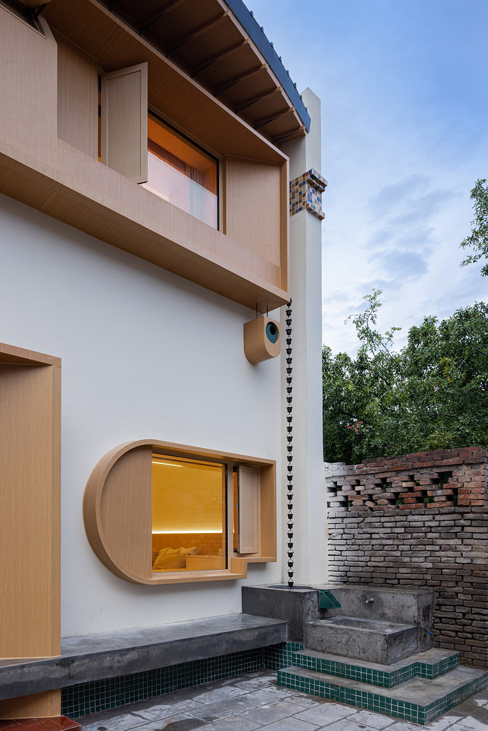 warm studio home by ao silent studio