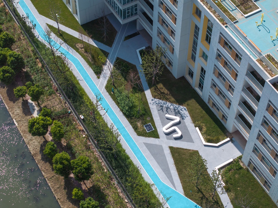 jiading new city of shanghai experimental school by da
