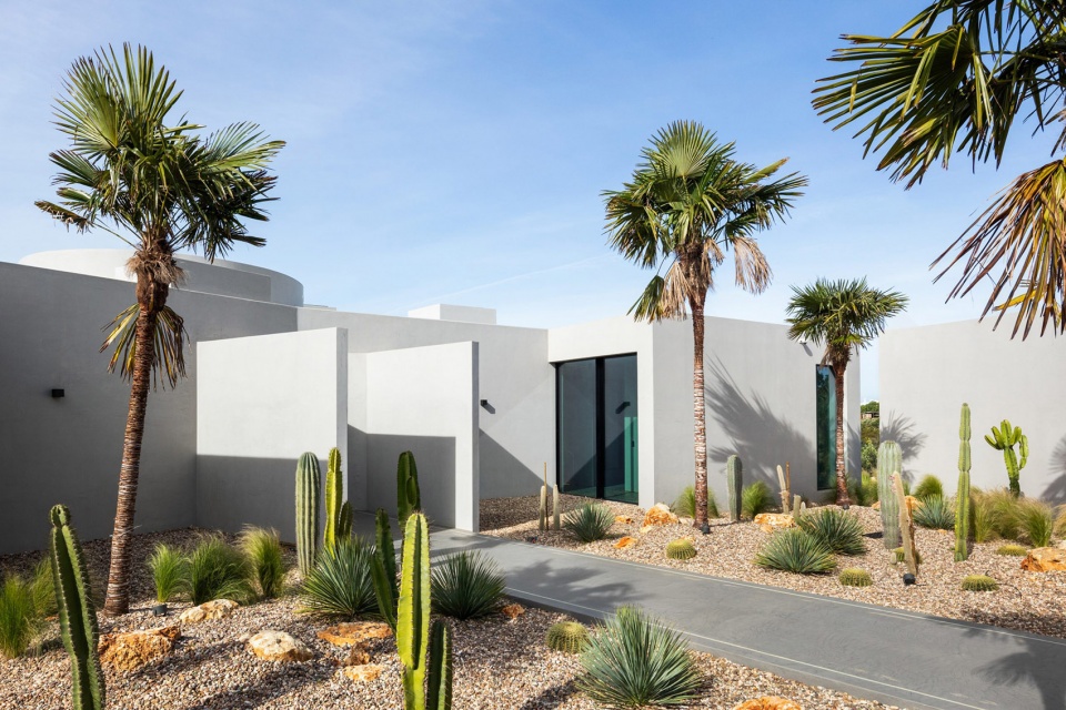 sky base one by bespoke architects