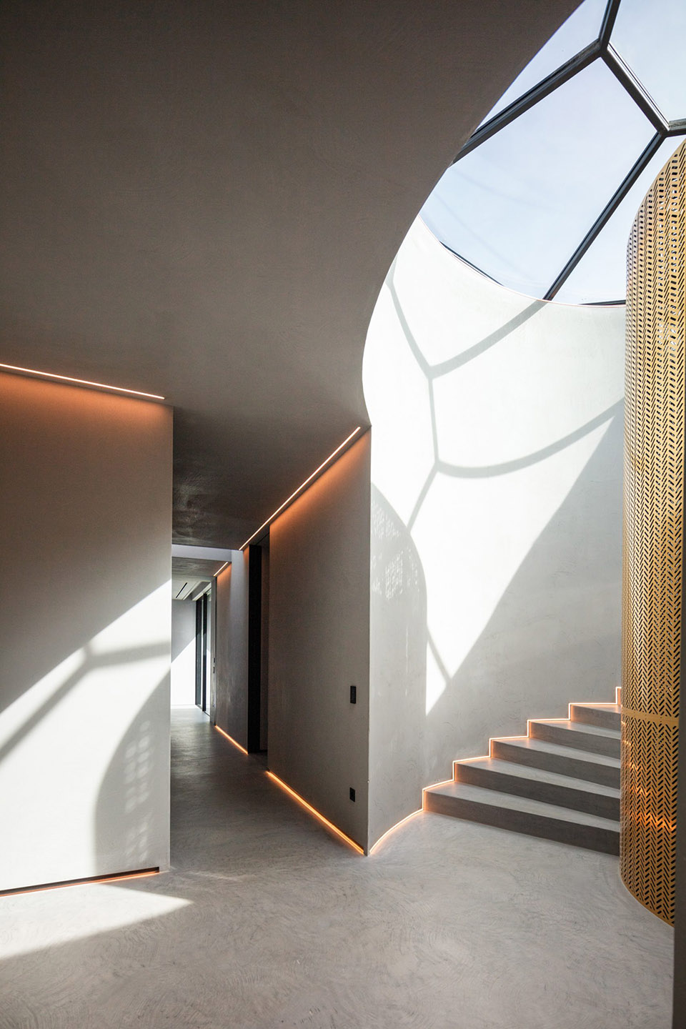 sky base one by bespoke architects