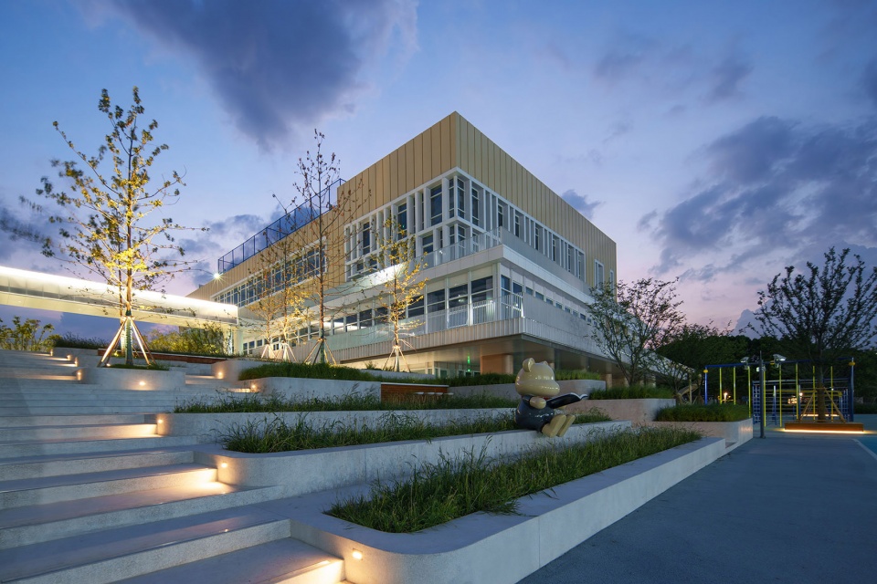 jiading new city of shanghai experimental school by da