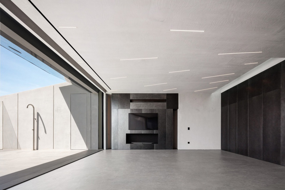 sky base one by bespoke architects