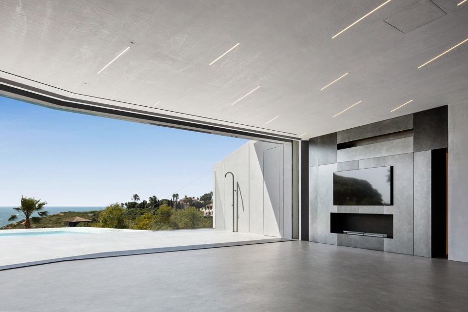 sky base one by bespoke architects