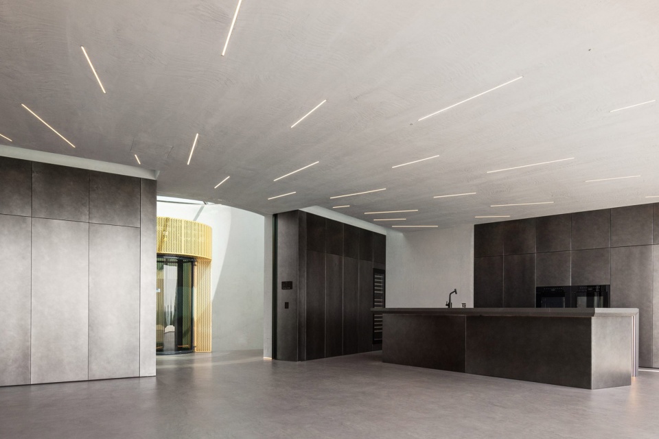 sky base one by bespoke architects