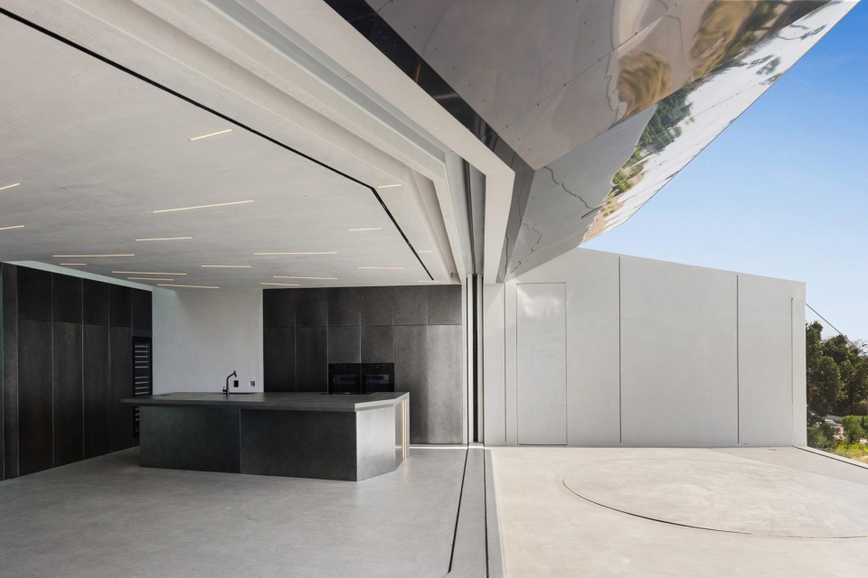 sky base one by bespoke architects