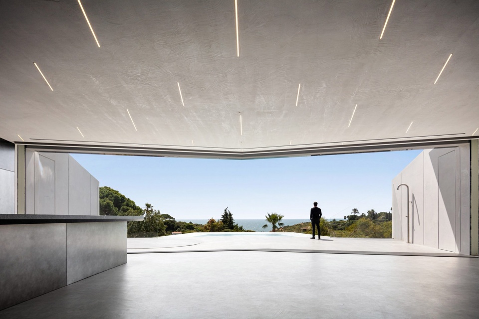 sky base one by bespoke architects
