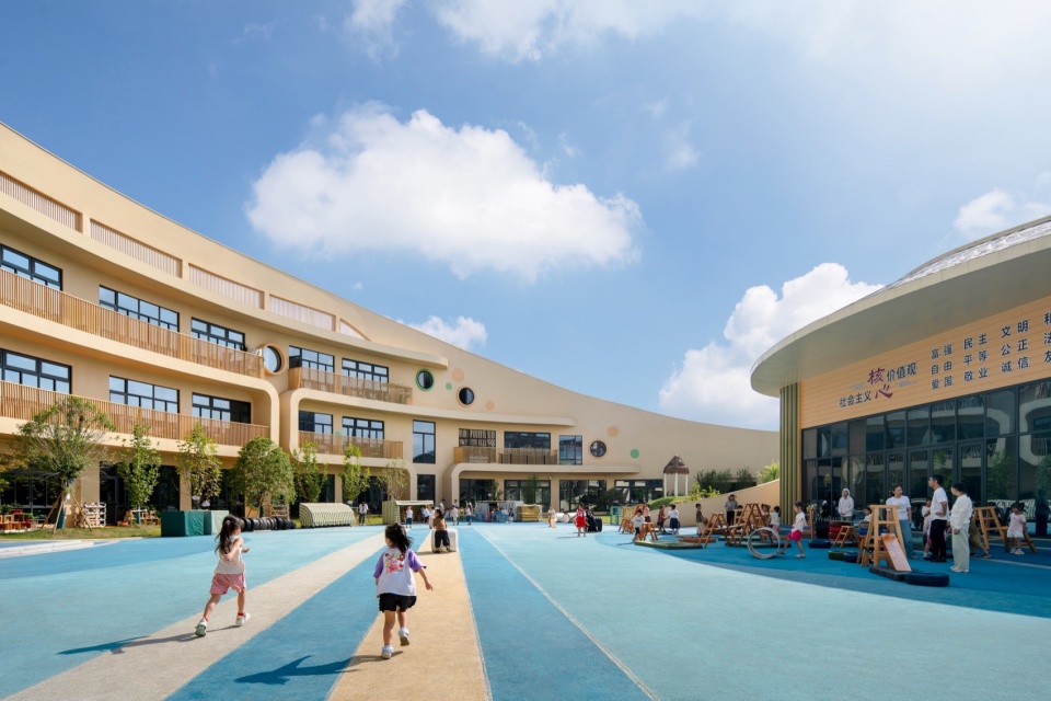 中央庭院©文沛 central kindergarten
